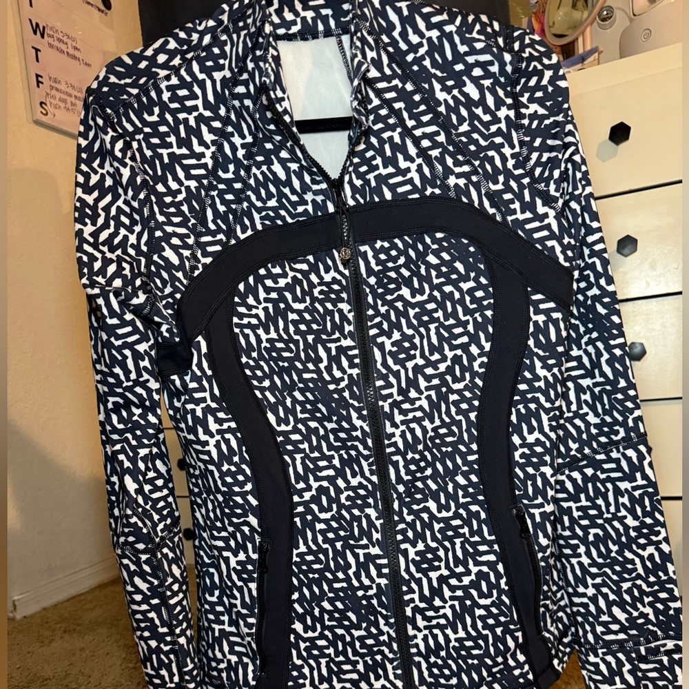 Women's Lululemon Black and White Patterned Define Jacket